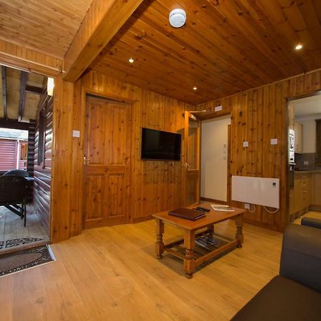 Invercauld Lodges Ballater Bagian luar foto