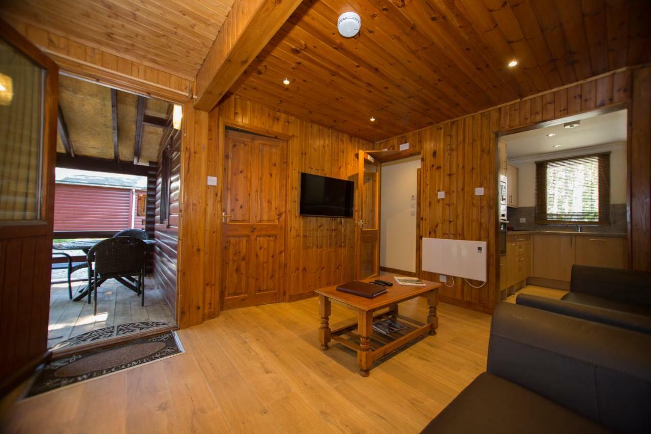 Invercauld Lodges Ballater Bagian luar foto