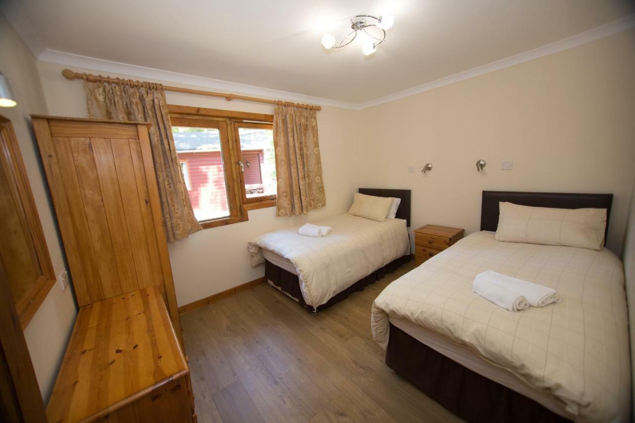 Invercauld Lodges Ballater Bagian luar foto