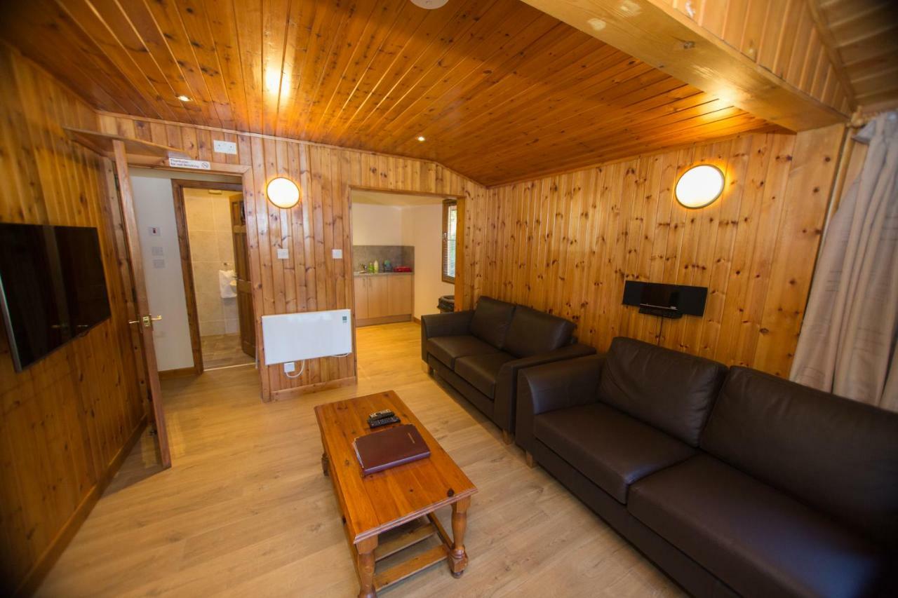 Invercauld Lodges Ballater Bagian luar foto